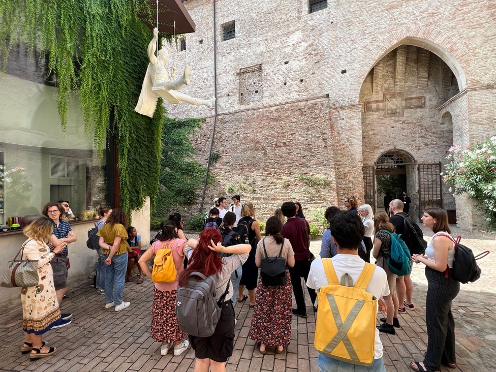 City thematic tour
