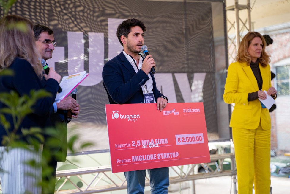 Best Startup Award: KER-ECO - (Keratin Extraction for Ecological Crop Optimization)