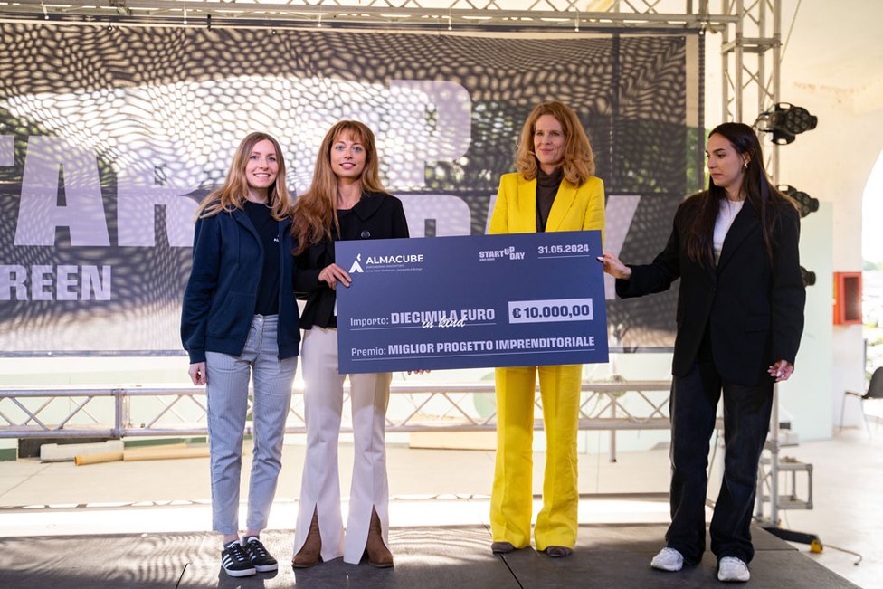 Best Entrepreneurial Project Award: AIP (Artificial Intelligence Processor)