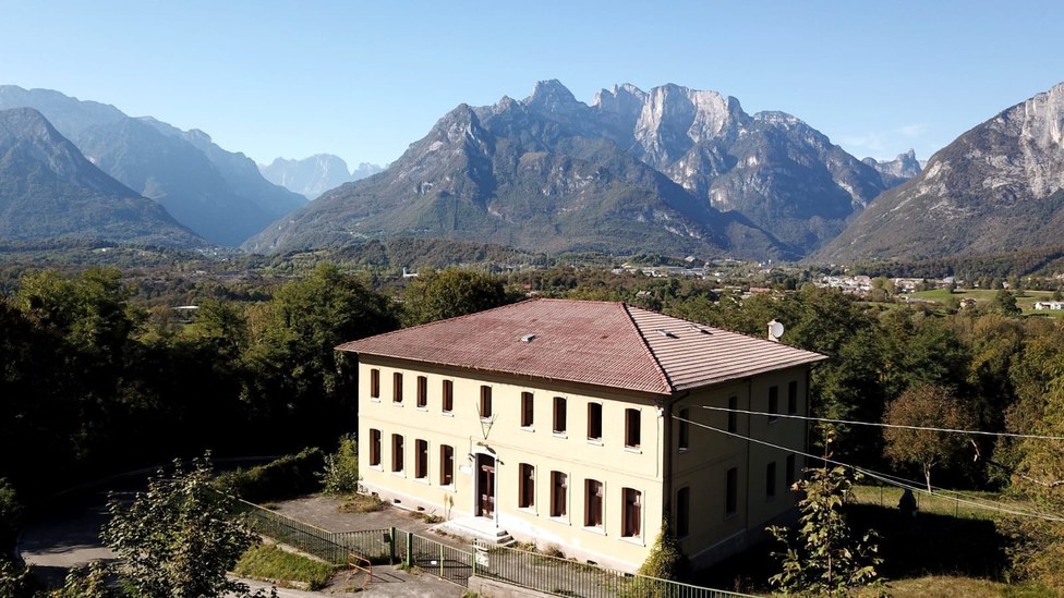 Former school in Orzes